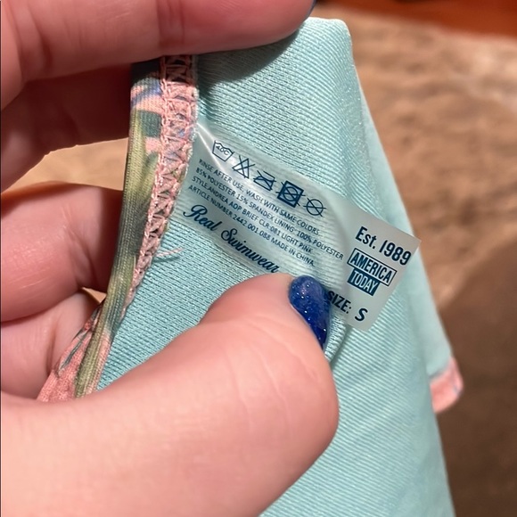 A bathing suit from real swimwear - Picture 3 of 4